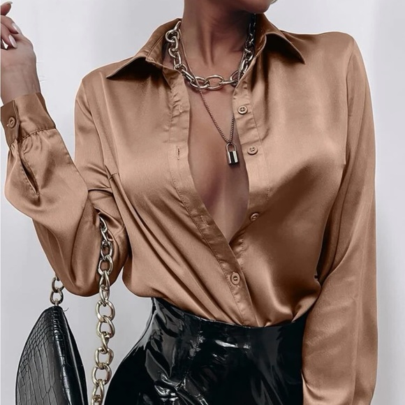 Luxe  green silky  button up boyfriend business casual satin top - Picture 5 of 16